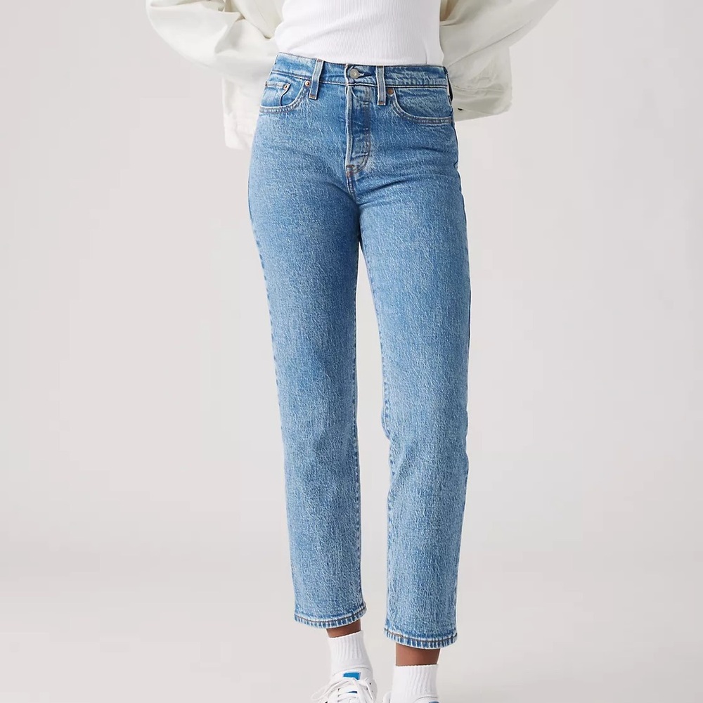Cropped Levi Wedgie Jeans